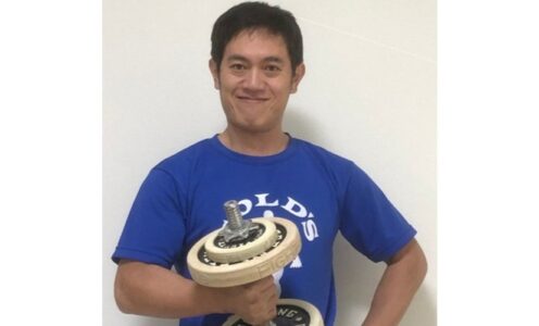 吉川　俊男　コーチ